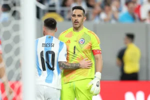 Claudio Bravo, un héroe de la CONMEBOL Copa América™ que se retira